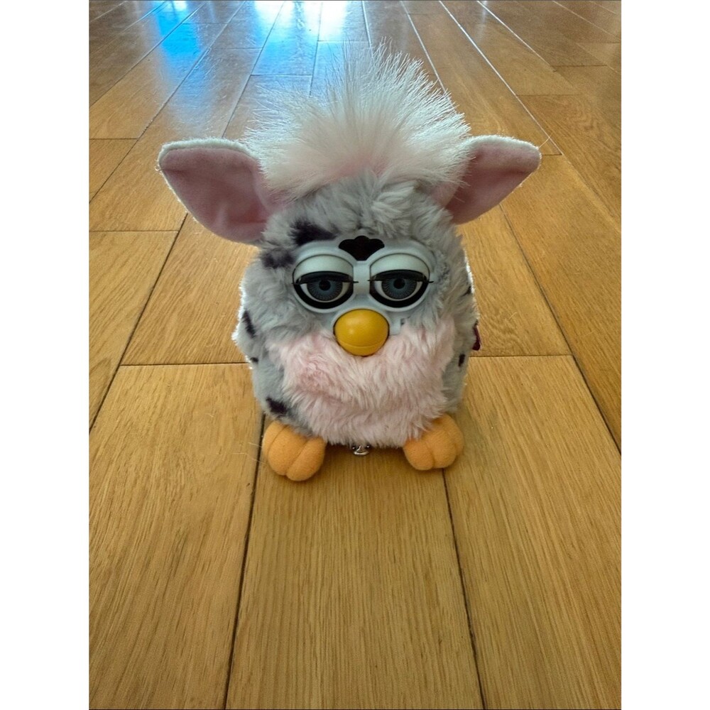 1998 Pink Snow Leopard Furby with tags (Working) generation 1 vintage